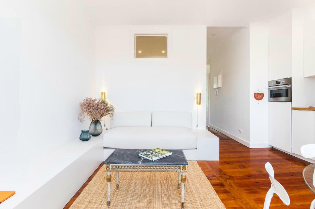 With Great Views And Aircon * Lisbon